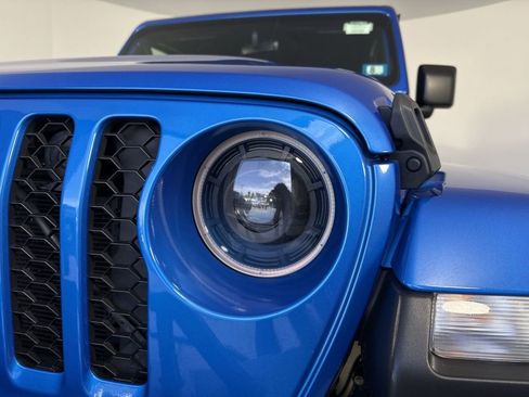 Used 2021 Jeep Gladiator Sport image 11