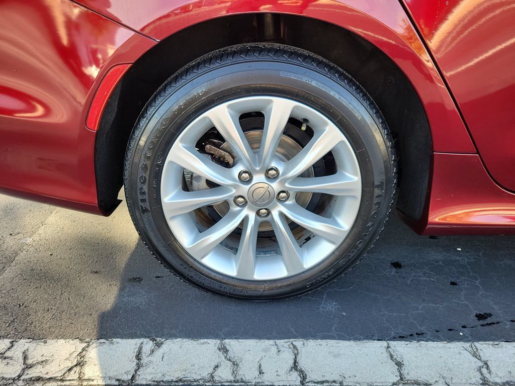 Used 2016 Chrysler 200 C FWD image 5