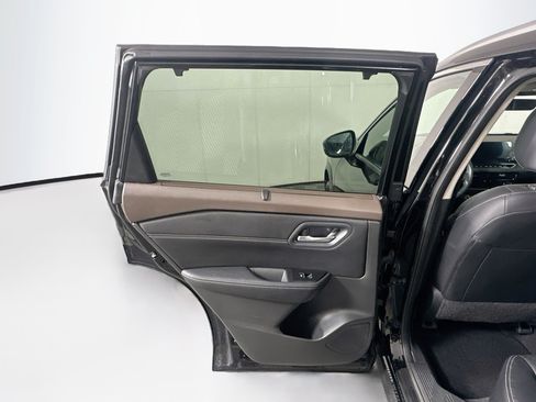 Used 2023 Nissan Rogue SL w/ SL Premium Package FWD image 27