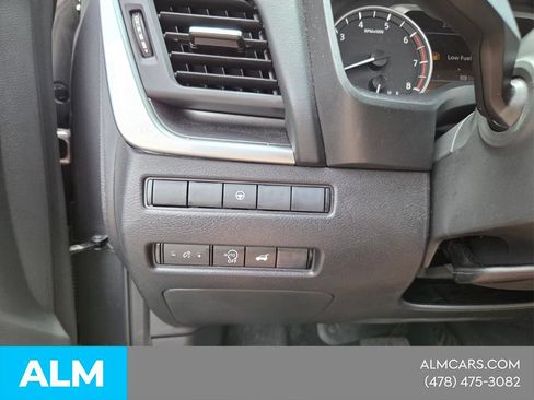 Used 2025 Nissan Rogue SV FWD image 28
