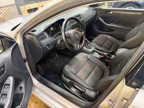Used 2012 Volkswagen Jetta SE image 8