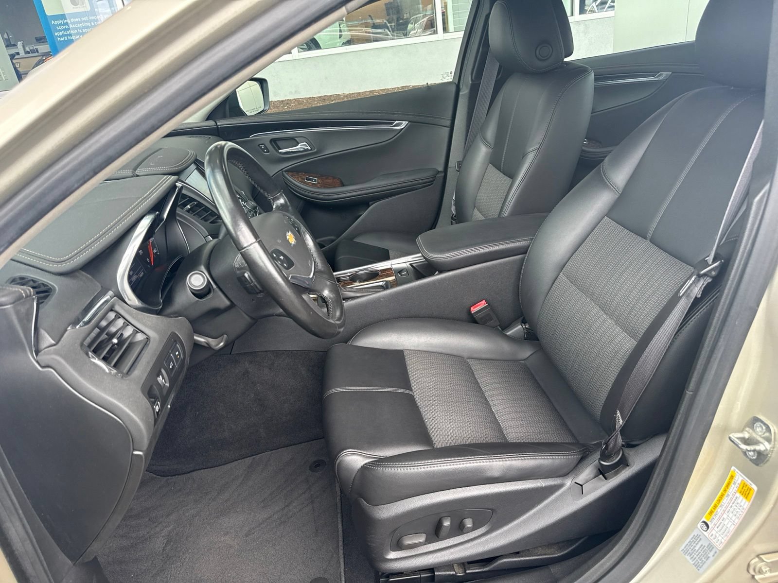 Used 2014 Chevrolet Impala LT w/ Convenience Package FWD image 17