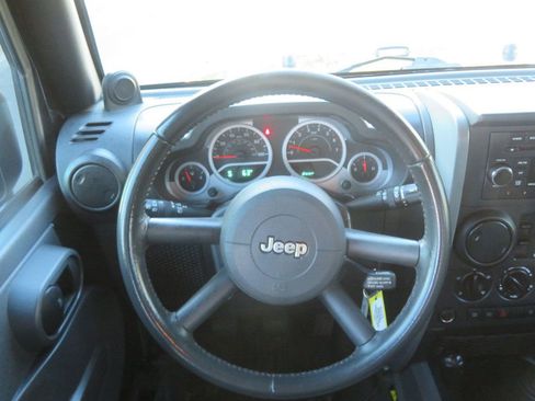Used 2009 Jeep Wrangler Unlimited Rubicon w/ Dual Top Group image 34