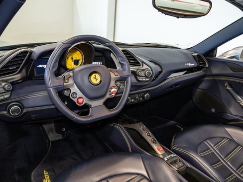 Used 2018 Ferrari 488 Spider RWD image 33