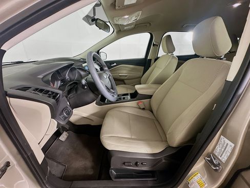 Used 2018 Ford Escape SE w/ SE Sync 3 Package AWD/4WD image 13