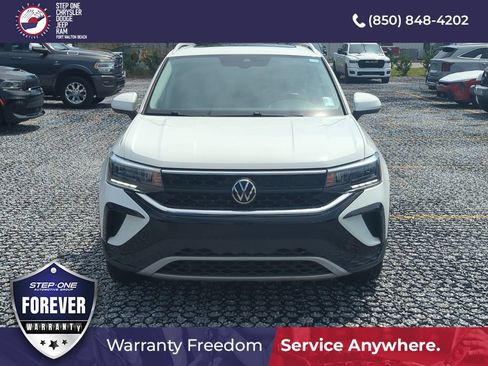 Used 2022 Volkswagen Taos SE FWD image 9
