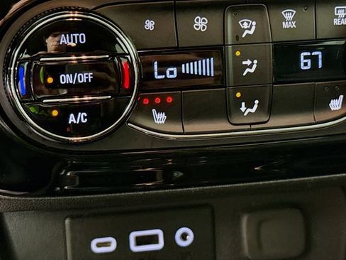 Used 2023 Buick Encore GX Select w/ Safety Package II AWD/4WD image 21