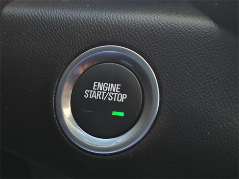 Used 2024 GMC Terrain SLE w/ Driver Convenience Package image 24