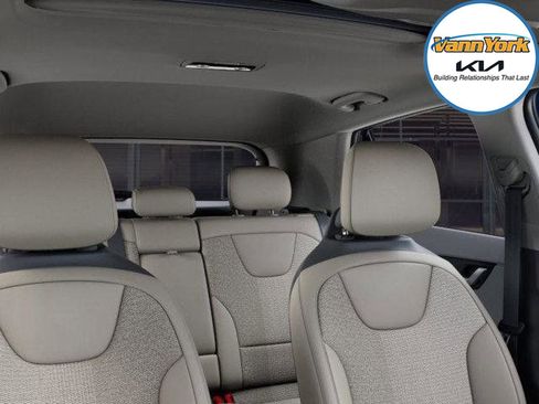 New 2025 Kia Niro EX Touring image 26