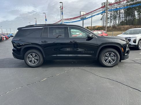 New 2025 Chevrolet Traverse LT w/ Enhanced Driving Package image 9