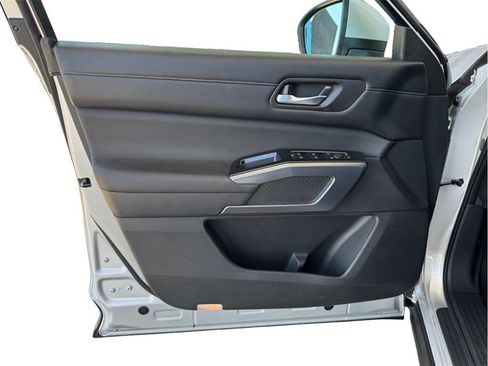 Used 2022 Nissan Pathfinder SL w/ SL Premium Package FWD image 18
