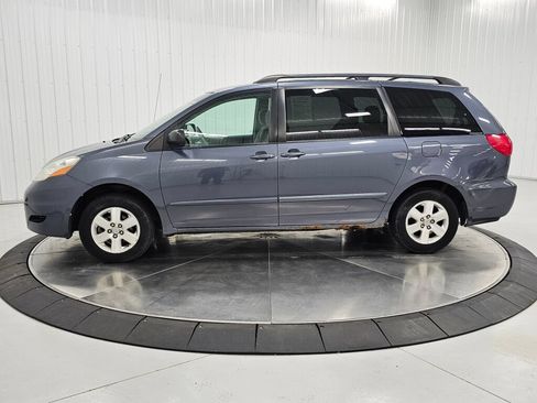 Used 2006 Toyota Sienna LE FWD image 2