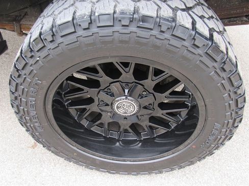 Used 2012 GMC Sierra 2500 Denali w/ Suspension Package, Off-Road image 14