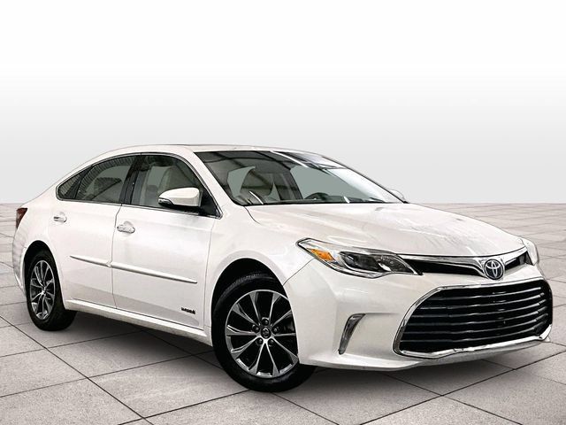 Used 2017 Toyota Avalon XLE Premium w/ All Weather Liner Package FWD image 3