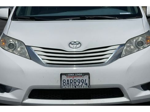 Used 2017 Toyota Sienna LE FWD image 14