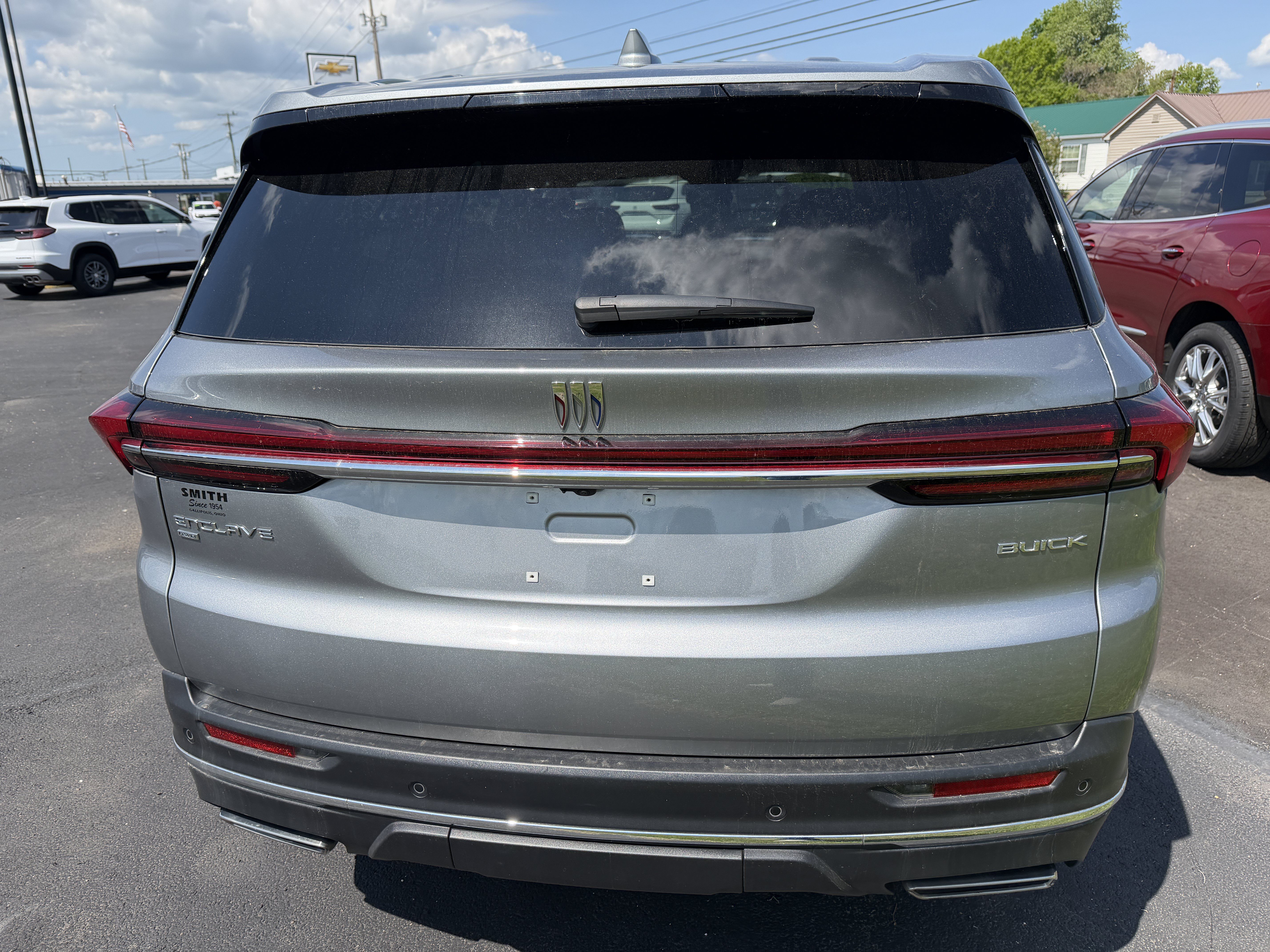 Used 2025 Buick Enclave Preferred AWD/4WD image 8