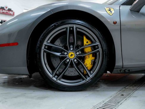 Used 2018 Ferrari 488 Spider image 36