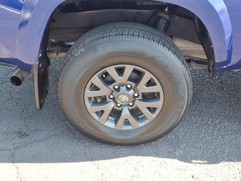 Used 2023 Toyota Tacoma SR5 RWD image 9