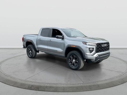 Used 2024 GMC Canyon Elevation w/ Elevation Premium Package RWD image 2