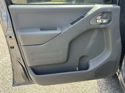 Used 2019 Nissan Frontier SV w/ Value Truck Package AWD/4WD image 16