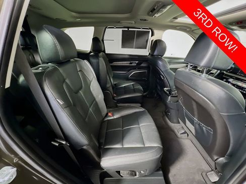 Certified 2024 Kia Telluride SX w/ Towing Package AWD/4WD image 31