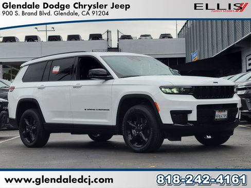 Used 2024 Jeep Grand Cherokee L Altitude RWD image 1