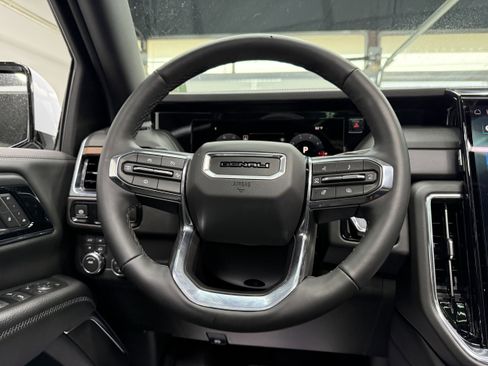 Used 2026 GMC Yukon Denali w/ Denali Reserve Package image 16