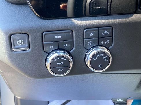 New 2026 GMC Sierra 1500 SLE w/ Preferred Package image 24