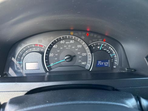 Used 2013 Toyota Camry LE image 32