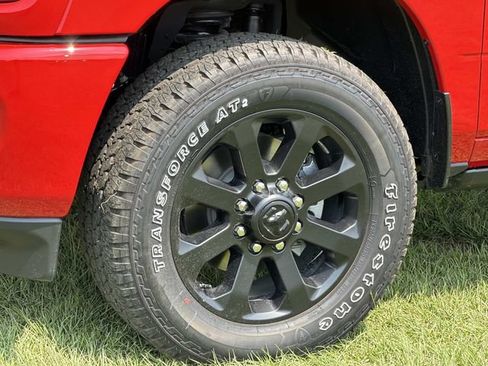 New 2026 RAM 2500 Laramie AWD/4WD image 17