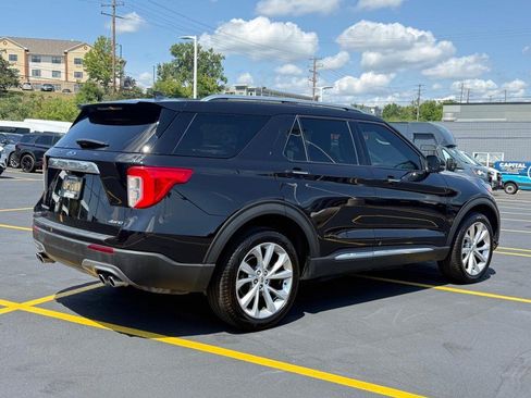 Used 2022 Ford Explorer Platinum w/ Equipment Group 601A AWD/4WD image 3