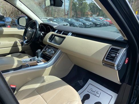 Used 2016 Land Rover Range Rover Sport HSE image 12