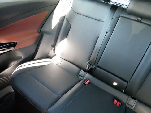 Certified 2022 Volkswagen ID.4 Pro S image 12