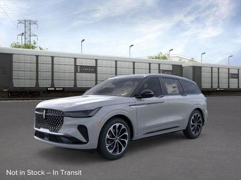 New 2026 Lincoln Nautilus Reserve image 1