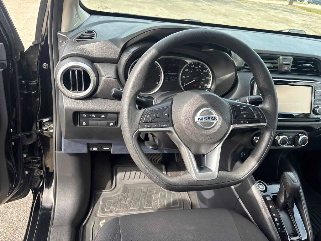 Used 2021 Nissan Versa S FWD image 12
