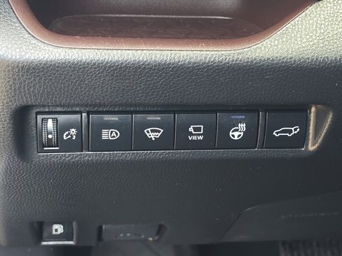 Used 2022 Toyota RAV4 Limited AWD/4WD image 26