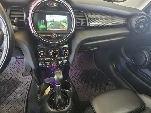 Used 2019 MINI Cooper S w/ Signature Upholstery Package image 25