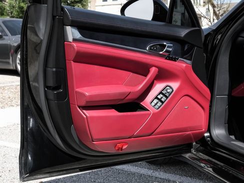 Used 2016 Porsche Panamera S image 50