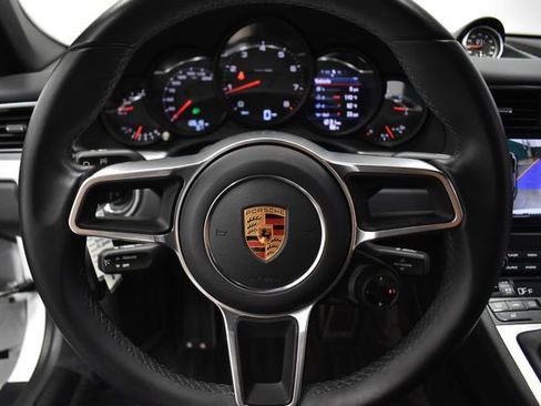 Used 2018 Porsche 911 Carrera RWD image 12