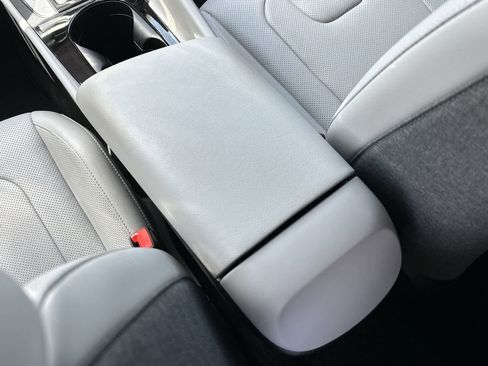 Used 2023 Hyundai Elantra Limited image 21