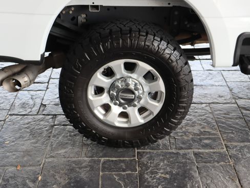 Used 2023 Ford F250 XLT w/ FX4 Off-Road Package AWD/4WD image 6