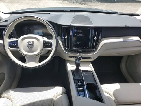 Used 2021 Volvo XC60 T5 Inscription w/ Advanced Package FWD image 3