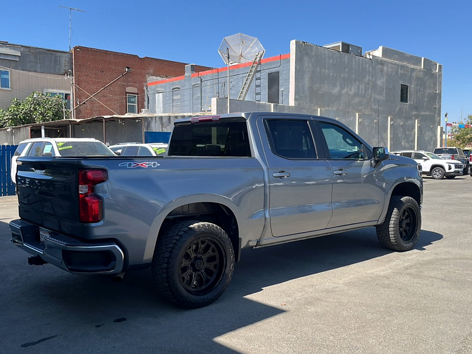 Used 2021 Chevrolet Silverado 1500 LT AWD/4WD image 39