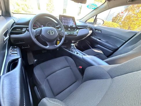 Used 2019 Toyota C-HR LE image 20