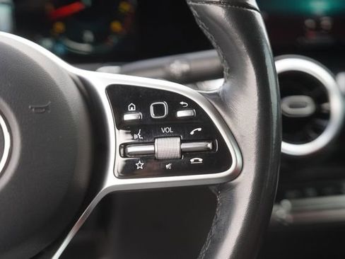 Used 2021 Mercedes-Benz GLB 250 image 24
