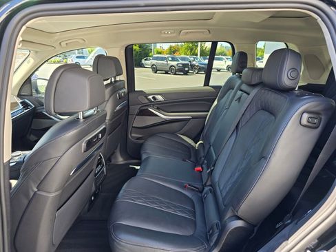 Used 2023 BMW X7 xDrive40i image 39