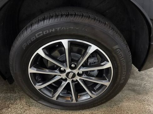 Used 2024 Cadillac XT4 Sport AWD/4WD image 9