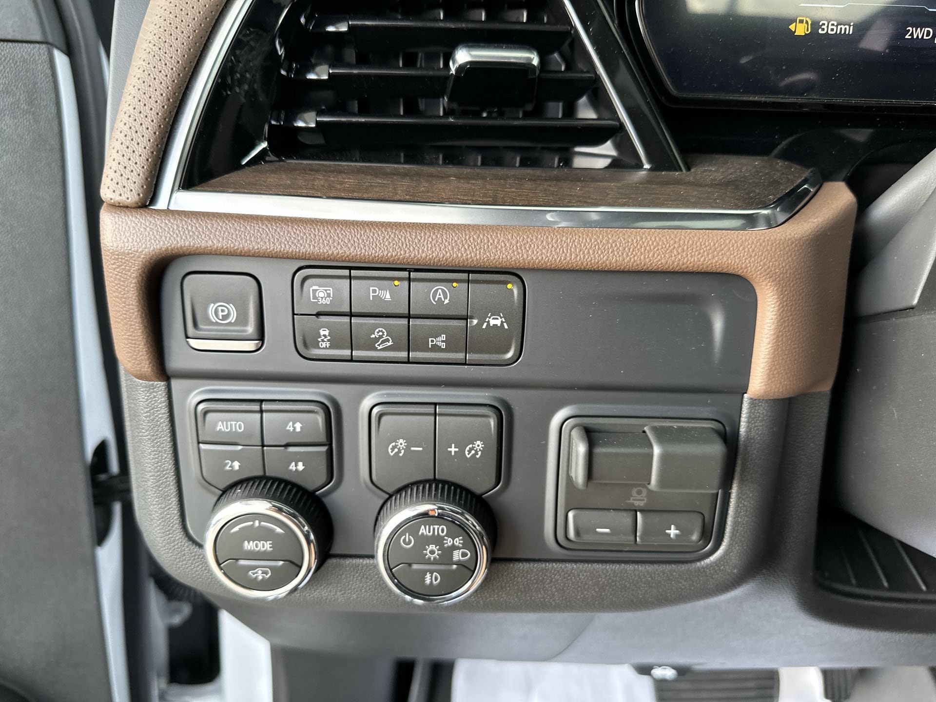 New 2027 Chevrolet Tahoe High Country AWD/4WD image 18
