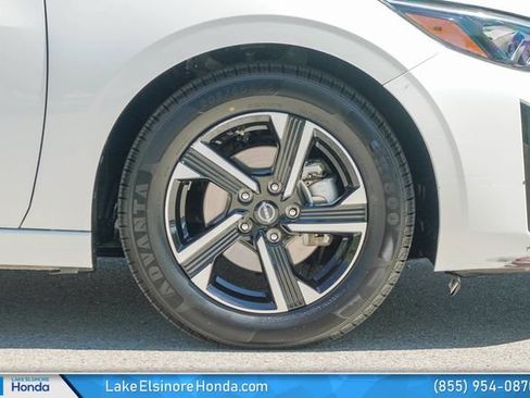 Used 2024 Nissan Sentra SV FWD image 8