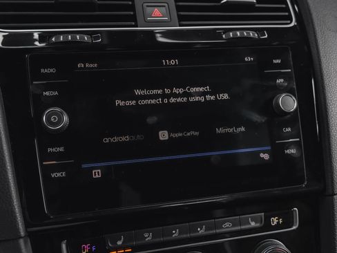 Used 2018 Volkswagen Golf R 4-Door image 67